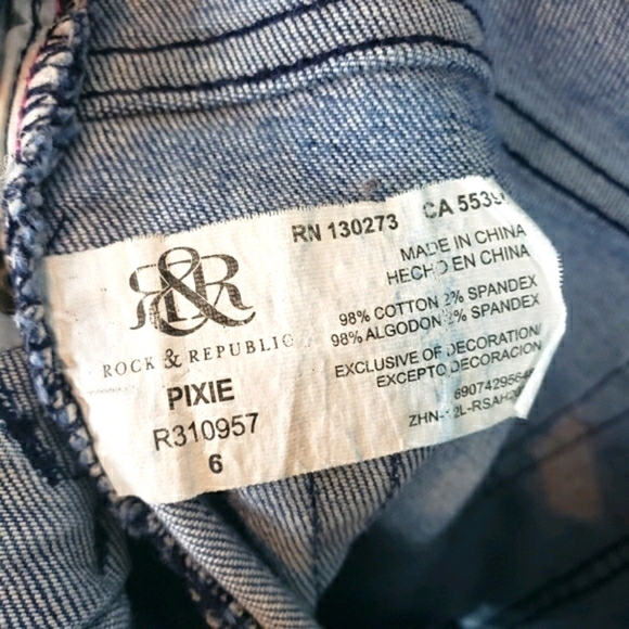 ROCK & REPUBLIC Stretch Embellished Shorts Size 6 - Picture 6 of 7